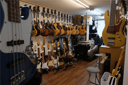 TOP THE GUITAR GENTLY